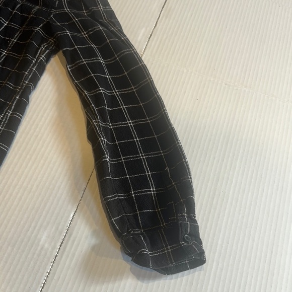 Old Navy Black and White Plaid Long Shirt dress w 3/4 length sleeves open sides - Picture 6 of 12